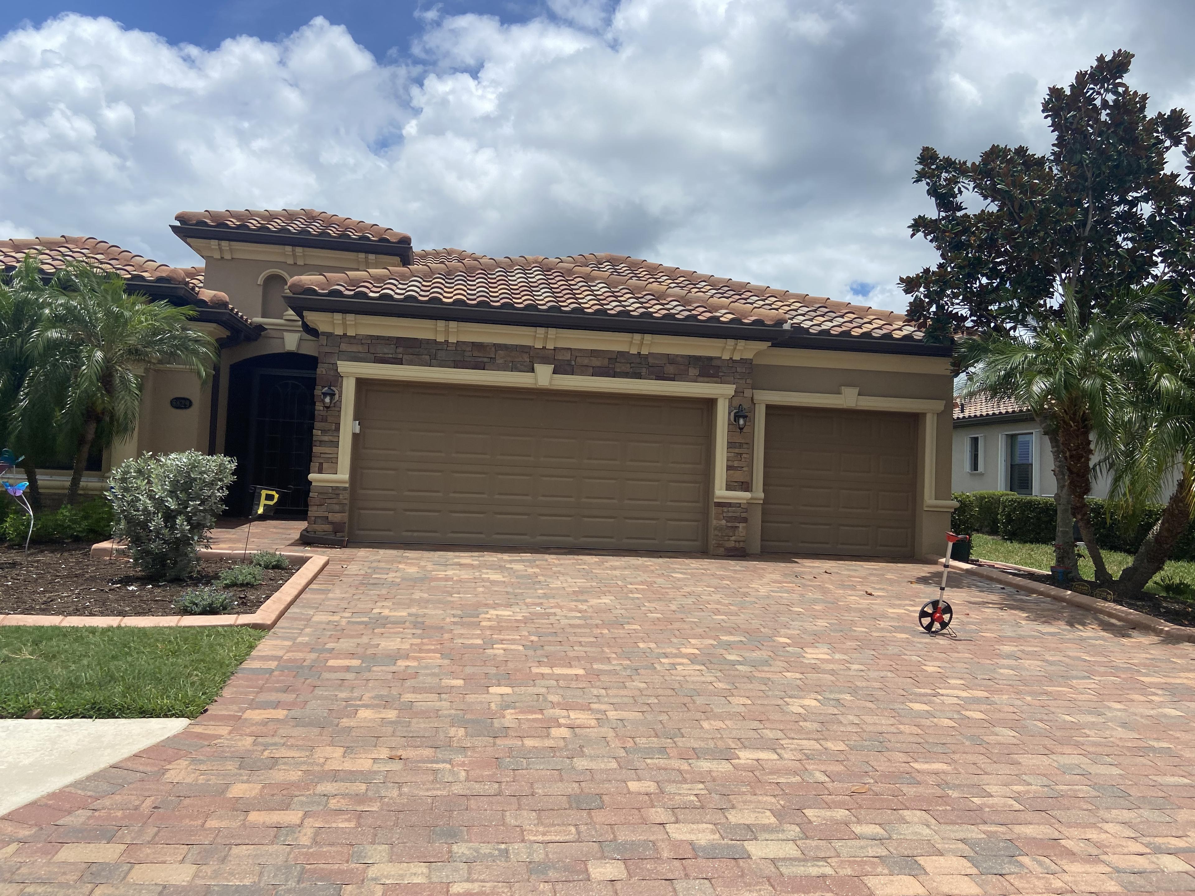 Advantage of when and where you should use 7" gutters vs 6" in Florida homes